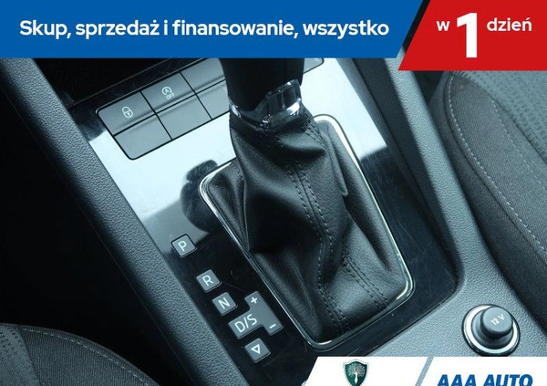 Skoda Octavia cena 72000 przebieg: 110208, rok produkcji 2018 z Łazy małe 277